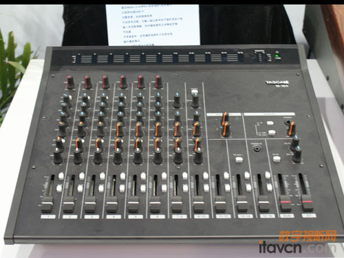 Tascam M-164 16ͨ{_